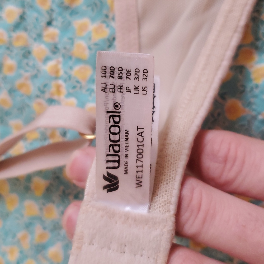 Wacoal Sheer Underwire Lace Bra 32D - Picture 8 of 11